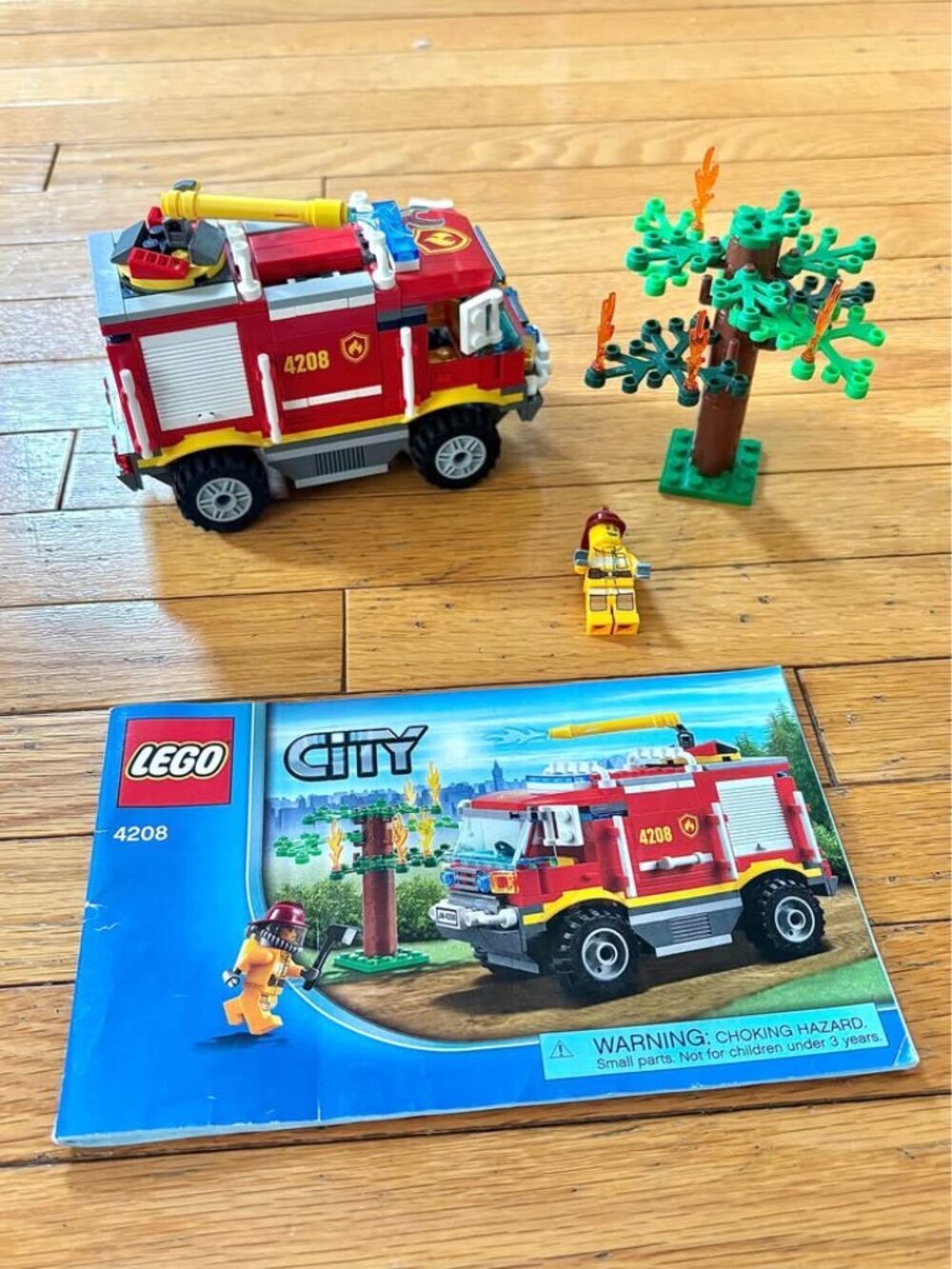 Lego City Fire Truck 4208 - Complete With Instructions - Picture 3 of 10